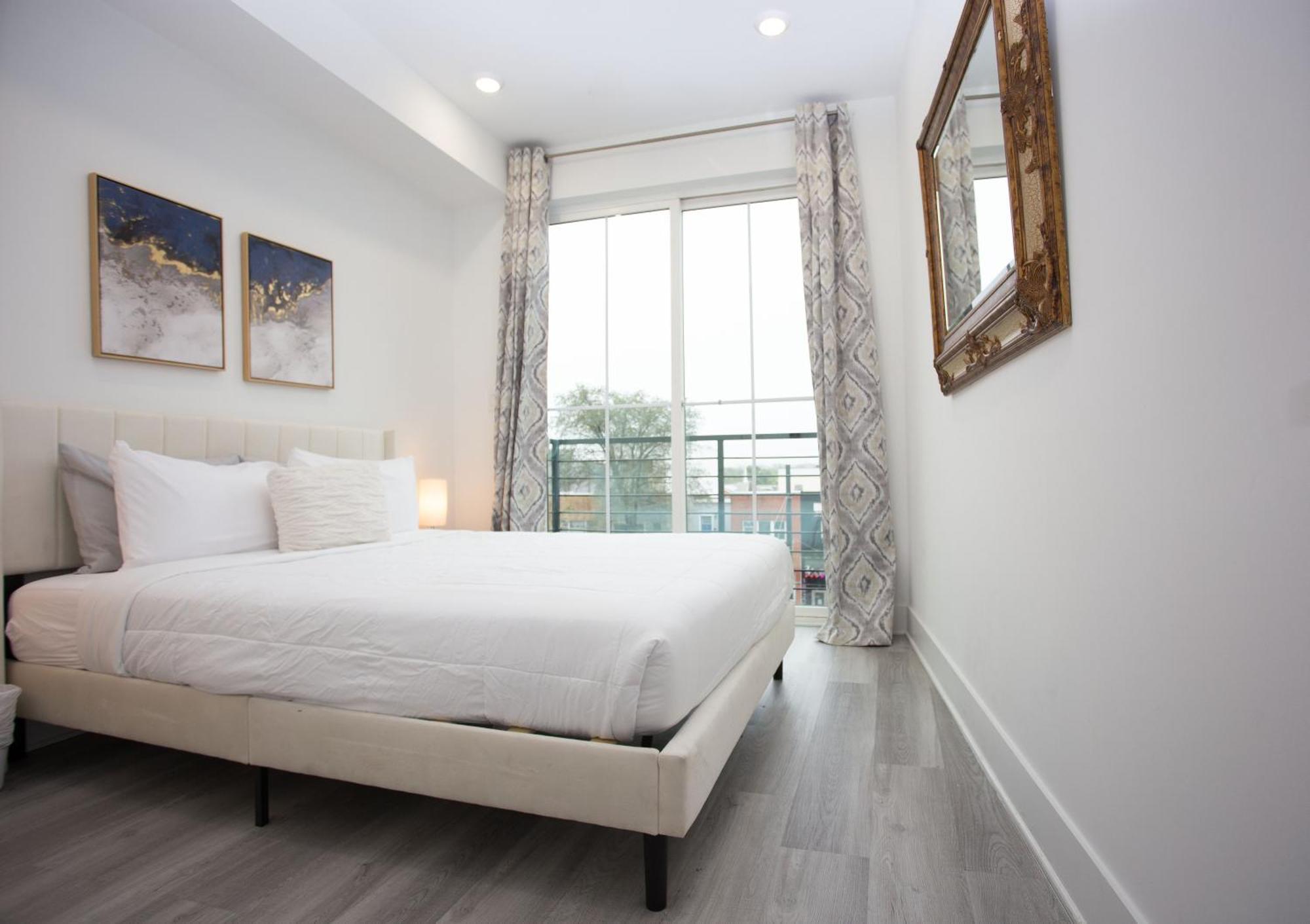 It'S A Corner Unit With Cool City Skyline Views! Washington Exterior photo